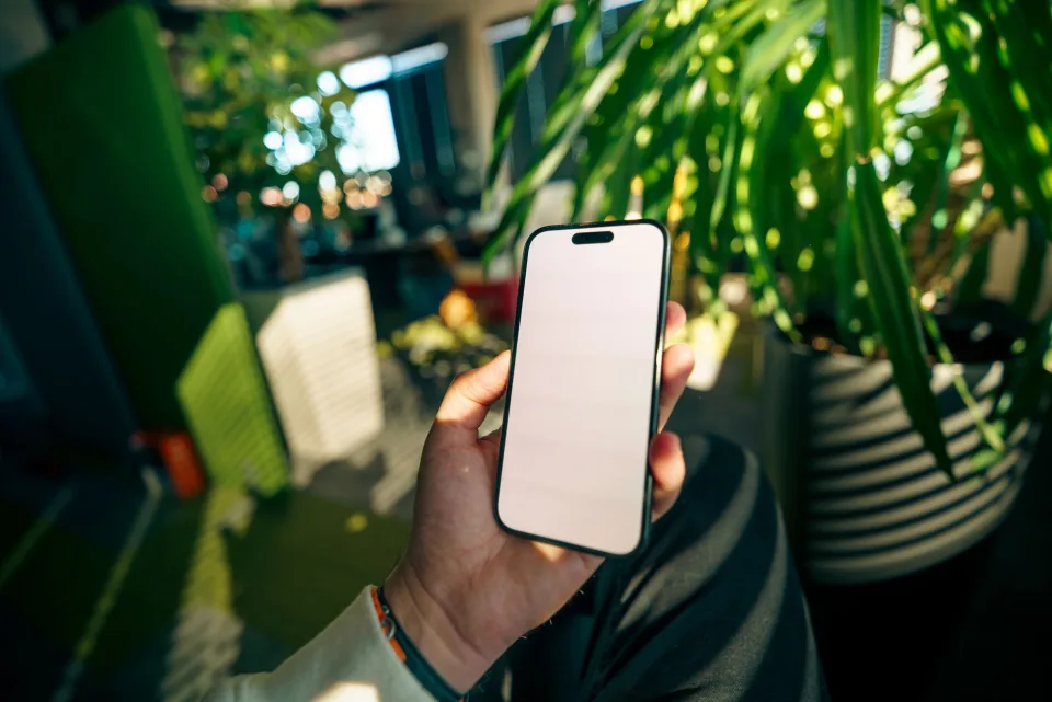 Kệ phụ kiện và máy trưng bày